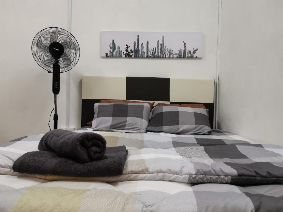 Sri Makmur Pontian Homestay Pontian Besar Екстер'єр фото