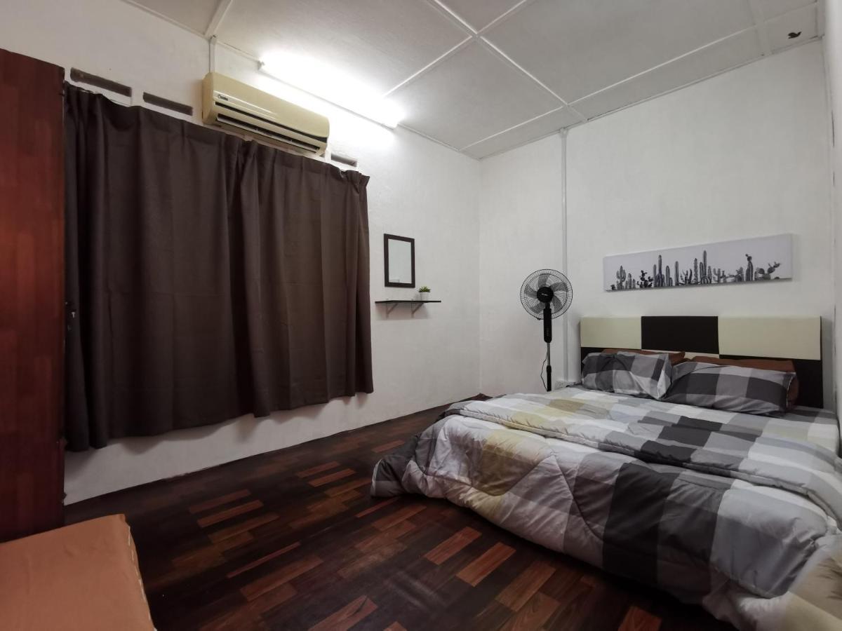 Sri Makmur Pontian Homestay Pontian Besar Екстер'єр фото