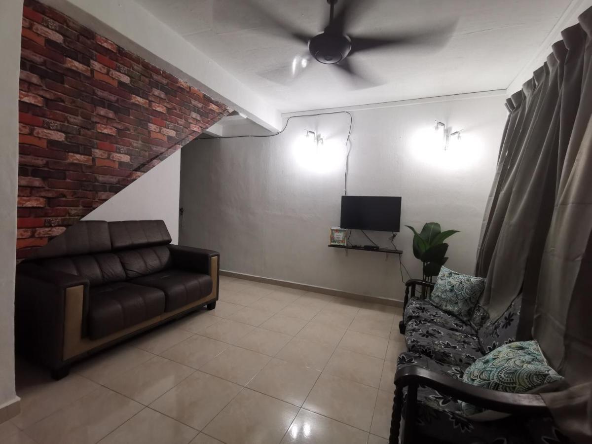 Sri Makmur Pontian Homestay Pontian Besar Екстер'єр фото